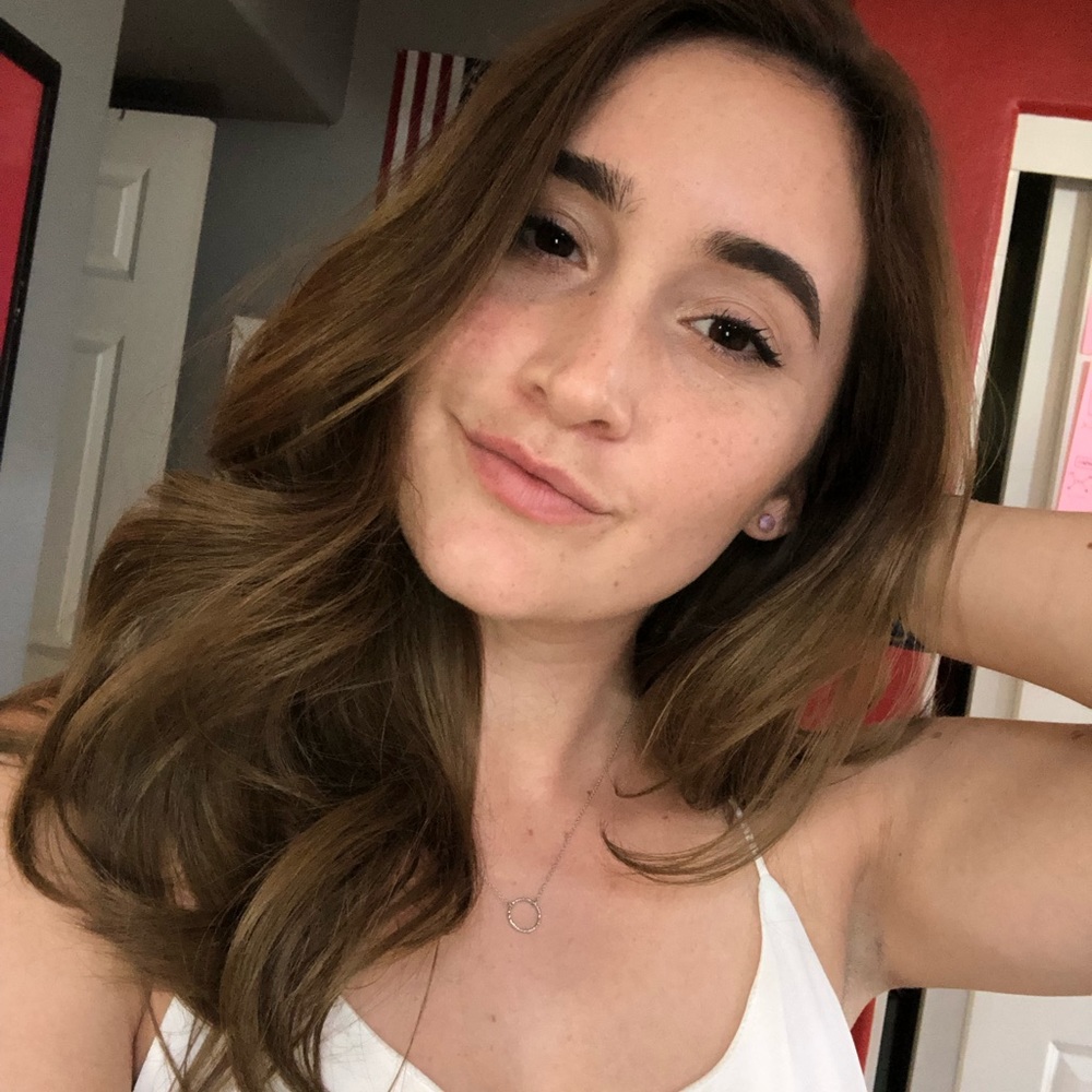 Meet your Posher, Nicole